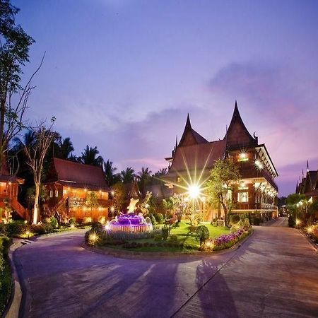 Jaroenrat Resort 夜功府 外观 照片
