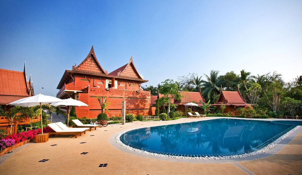 Jaroenrat Resort 夜功府 外观 照片