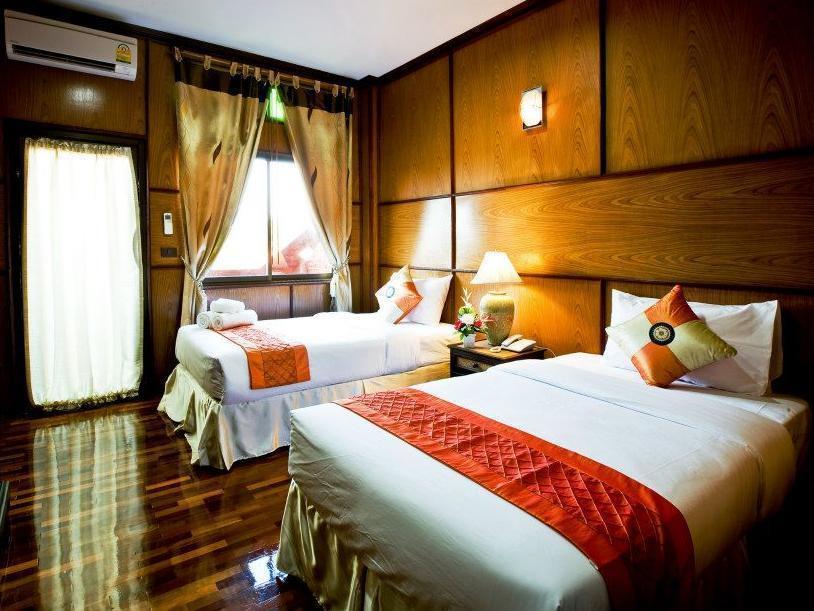 Jaroenrat Resort 夜功府 外观 照片