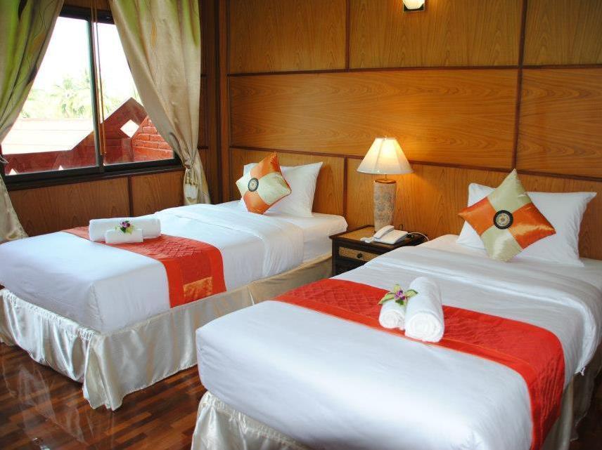 Jaroenrat Resort 夜功府 外观 照片
