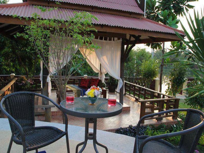 Jaroenrat Resort 夜功府 外观 照片