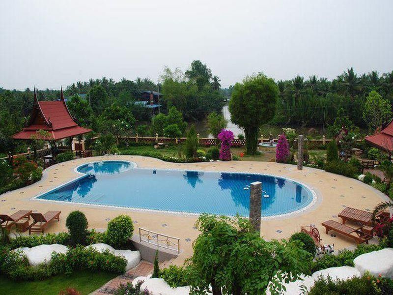 Jaroenrat Resort 夜功府 外观 照片