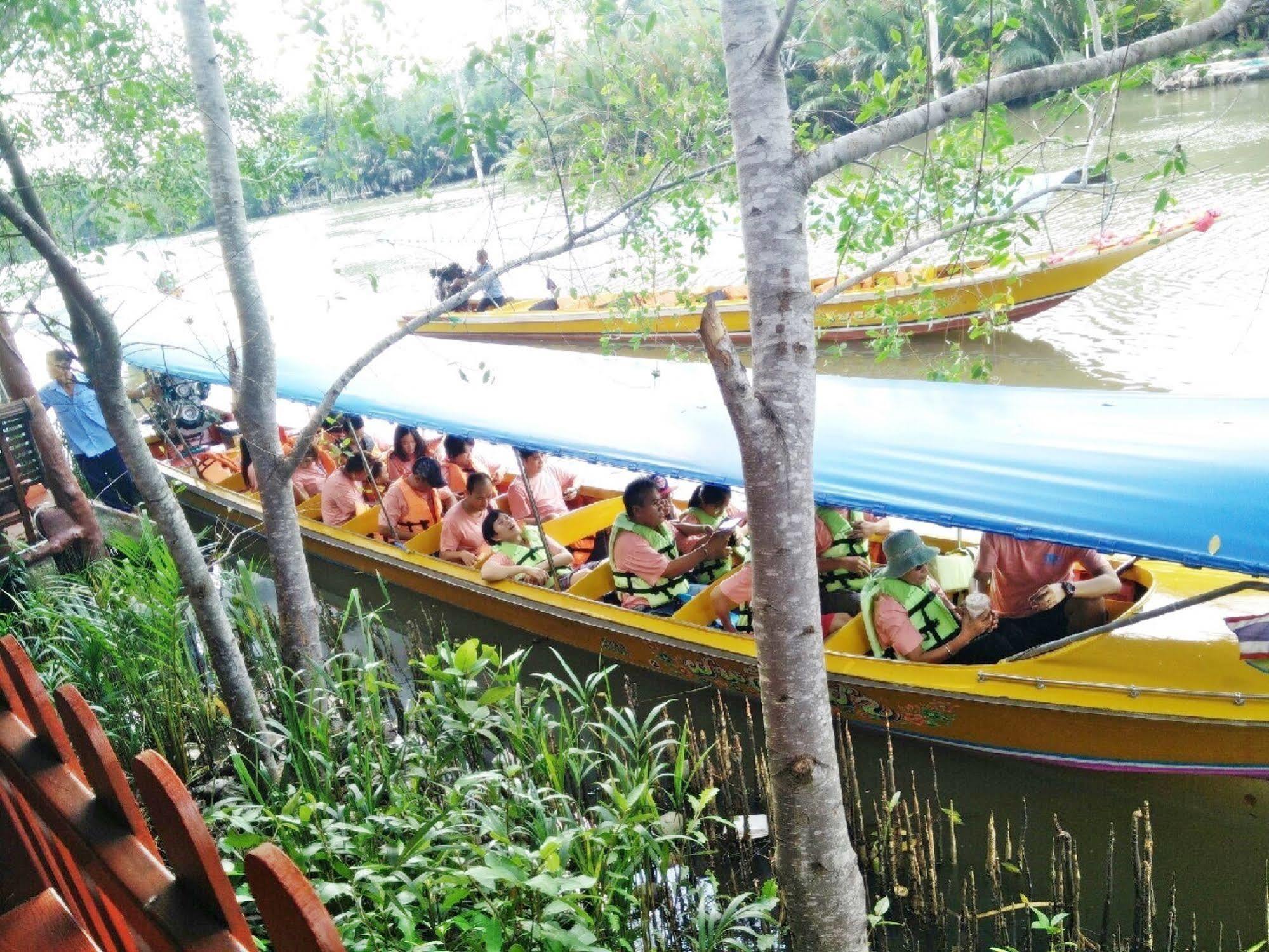 Jaroenrat Resort 夜功府 外观 照片