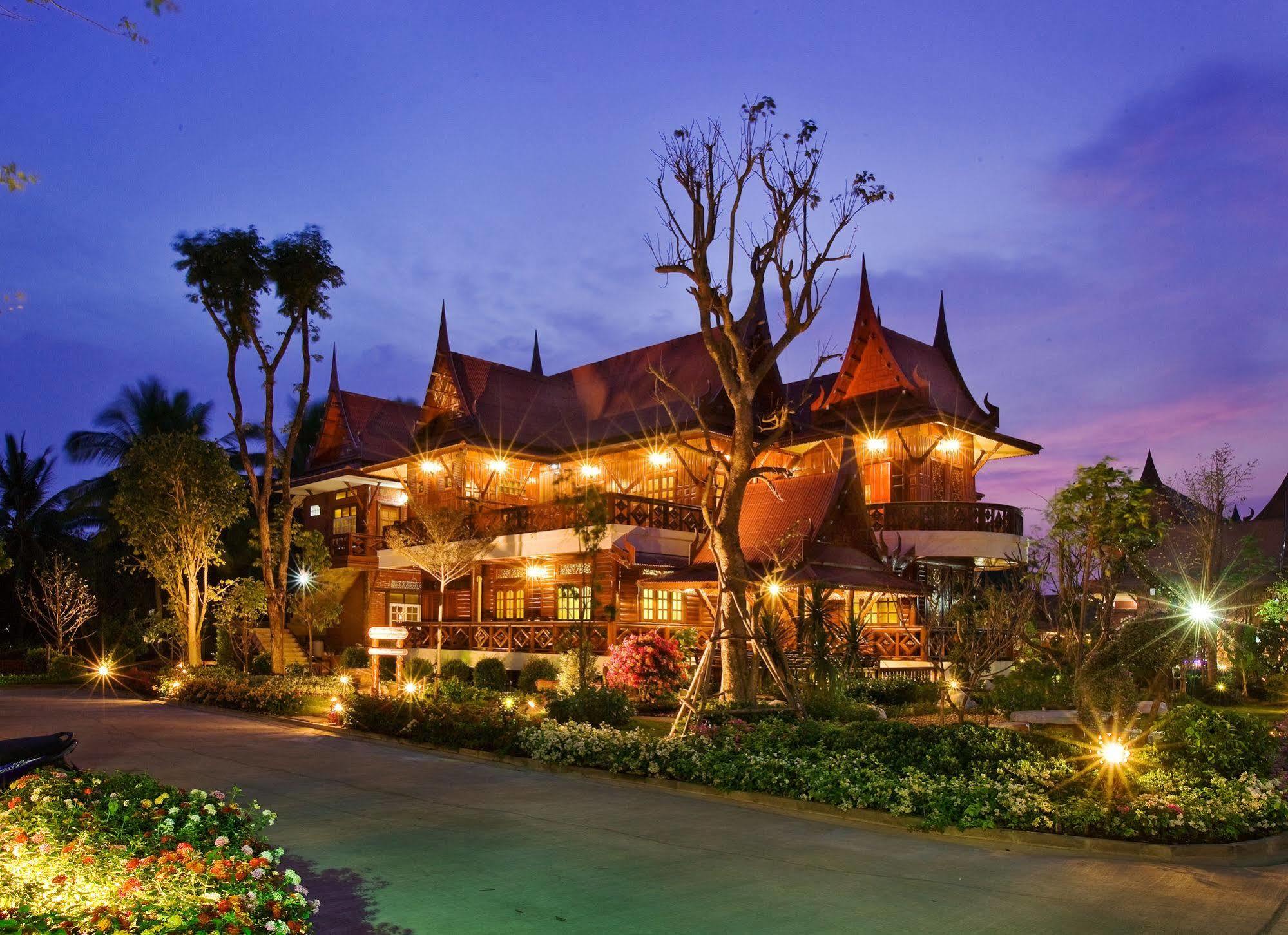 Jaroenrat Resort 夜功府 外观 照片